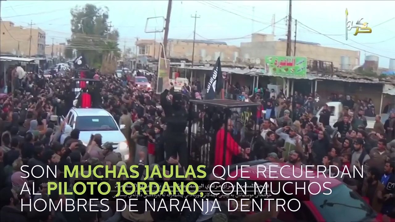 ISIS exhibe victimas en jaulas en show de la muerte