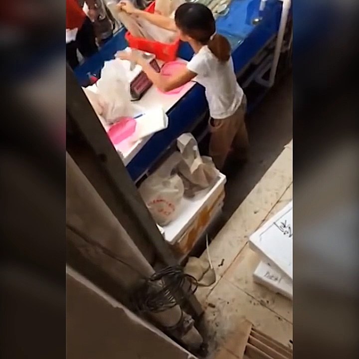 Seller Cheats Customers
