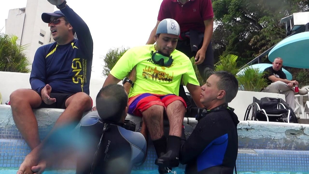 El buceo, una liberación para venezolanos con discapacidad