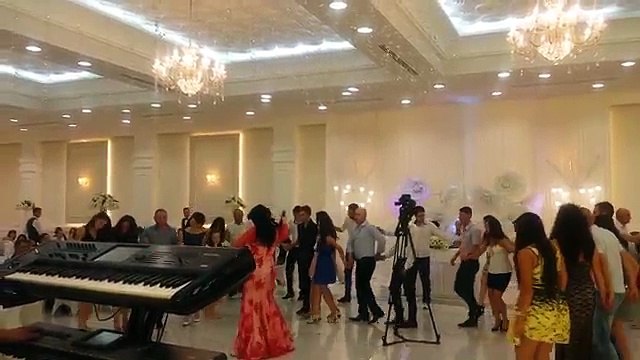 Elizabeta Marku Vallja e Tropojes e kenduar ne dasem