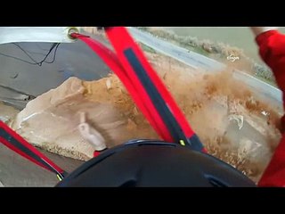 Kayalara çarpan paraşütçü böyle ölümden döndü