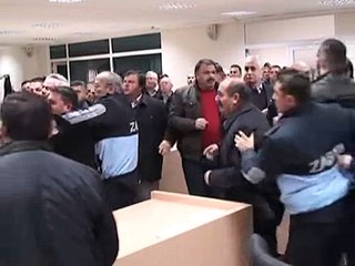 Belediye Meclisi'nde arbede