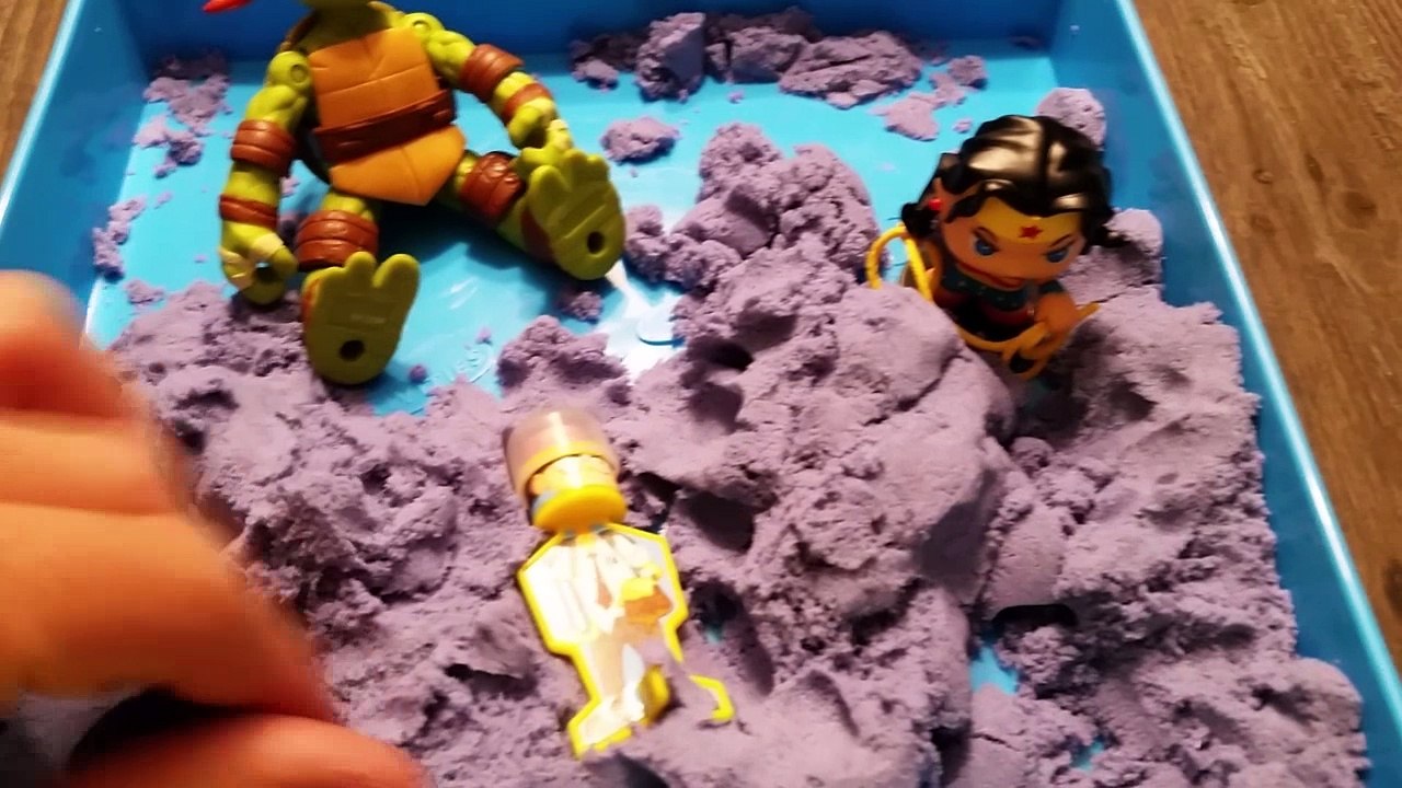 Treasure Hunting for Toys! Wonder Woman, Scatter Brainz!