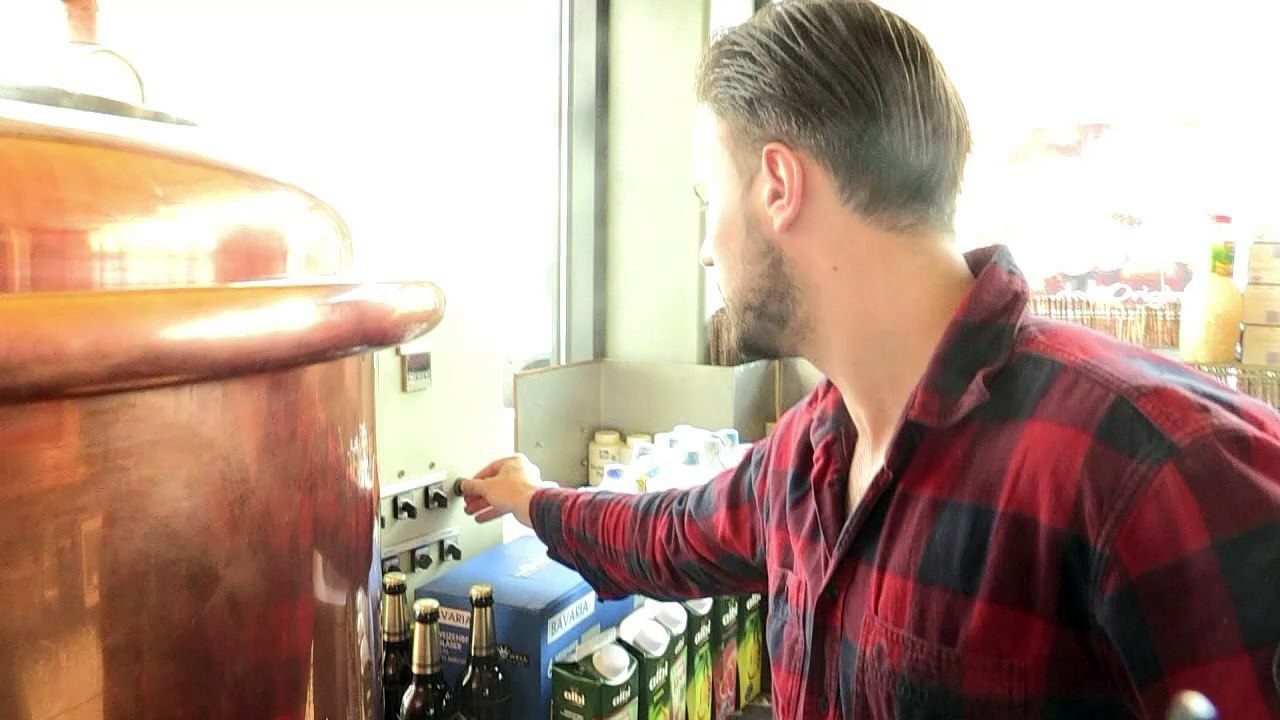 Mini-Brauerei serviert ältestes Bier der Welt