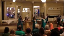 Mehndi Dance of Gorgeous Girl Pakistani Wedding