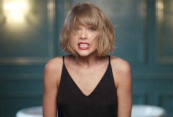Apple Music Commercial with Taylor Swift "Mic Drop"