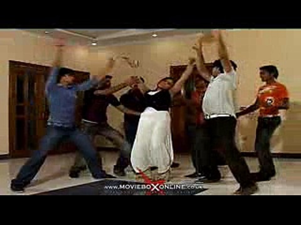 NADIA CHAUDHARY BOLLYWOOD MUJRA - PAKISTANI MUJRA DANCE 2014