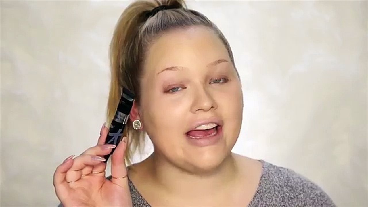 Extreme Cat Eyes & CHOCOLATE Lips Glam Holiday Makeup