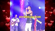 ROMEO SANTOS AVENTURA SE DESPIDEN CON ABRAZO EN CONCIERTO FINAL REENCUENTRO @ UNITED PALAC