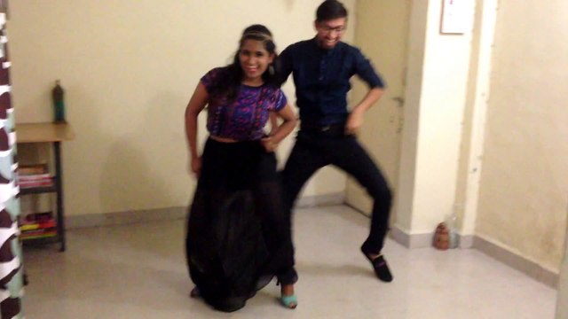 Afghan jalebi (Ya Baba) dance - Hot Pakistani Girl Dancing