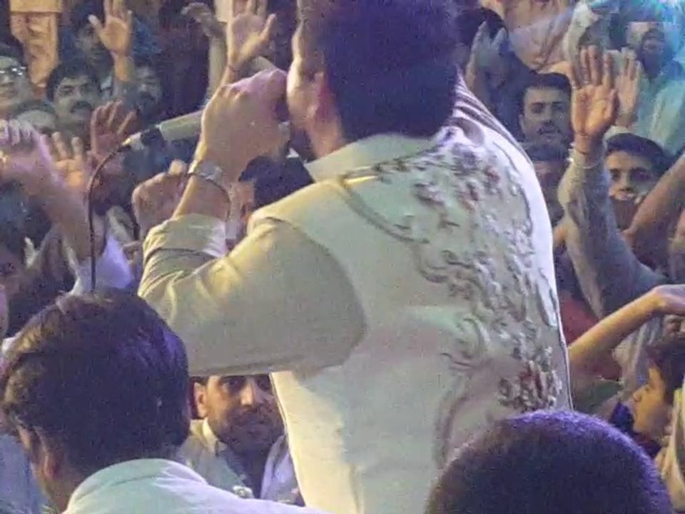 ALI ALI MOLA Live Manqabat Farhan Ali Waris Live At ABBOTT Road, Lahore / 12 RAJAB 20 April 2016