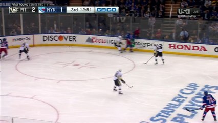 Un joueur de Hockey sur Glace presque décapité en plein match NHL