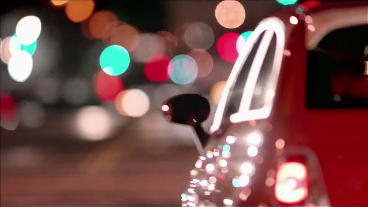 2013 FIAT 500e Crosswalk USA Commercial Ad