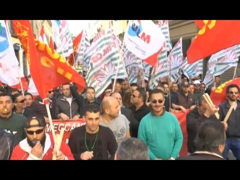 Napoli - Metalmeccanici in piazza per il rinnovo del contratto (20.04.16)