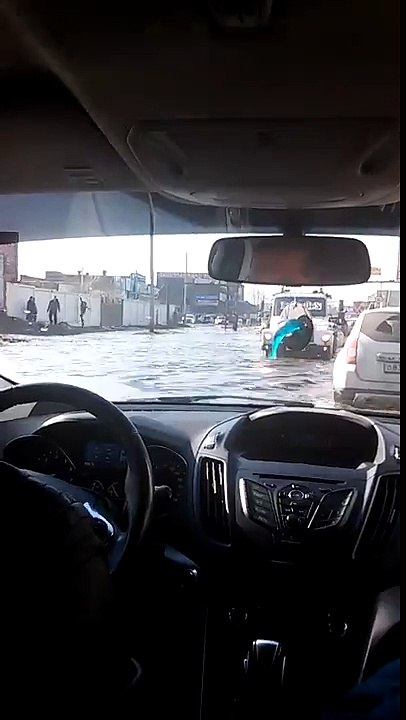 21.04.2016 Потоп в Ижевске. Вот это поворот. Мужик красава (Ижевск)