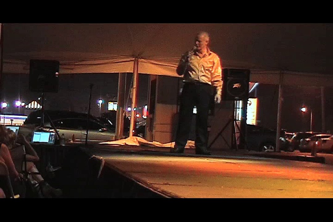 Chris Drummond sings 'Last Farewell' Elvis Week 2006