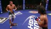 Lors d'un combat en UFC, un boxeur surprend son adversaire