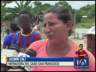 Télécharger la video: Afectados por el terremoto en Muisne duermen en las calles