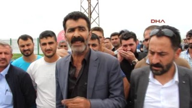 Kızıltepeli Çiftçiler, Elektrik Kesintilerini İpek Yolu'nu Kapatarak Protesto Etti