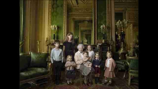 La reina Isabel II celebra su 90 cumpleaños con un posado de Annie Leibovitz