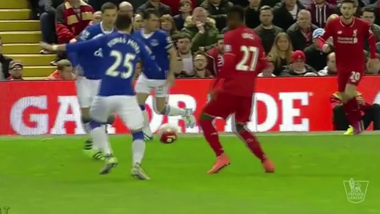 Zap Foot du 21 avril: un but à la CR7, le coup franc dingue de Nani, un missile à plus de 30m etc.