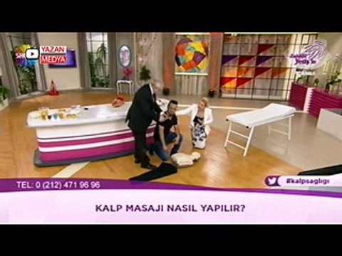 Ünlü Sunucu Canlı Yayında Şehitler İçin Ağladı