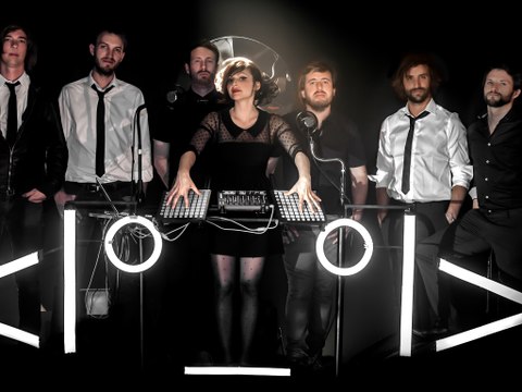 Caravan Palace : On aimerait que Mark Ronson écoute notre musique