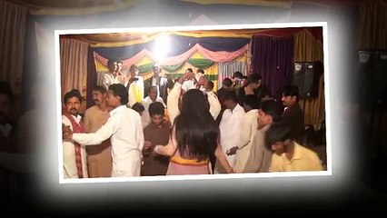 Desi Look Hot Mujra In Pakistan Mehndi 2015