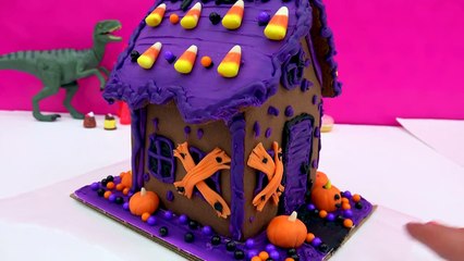 Make A Halloween Haunted Cookie House - Wilton DIY Food Craft Fun Kit Cookieswirlc Video