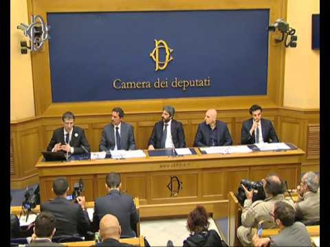 Roma - Piano energia M5S - Conferenza stampa di Davide Crippa (21.04.16)