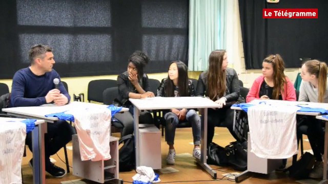 Saint-Brieuc. Jocelyn Gourvennec en visite au collège Racine