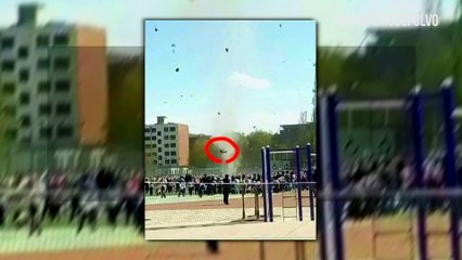 Remolino de polvo hace ‘volar’ a un niño en China