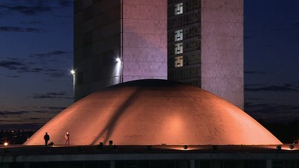 Dilma vai a NY para defender mandato