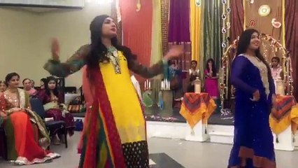 Mehndi Girls Group Dance