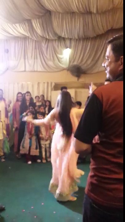 mehndi dance