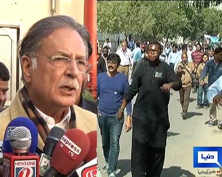 PML.N's ministers on PIA employees, Report by Shakir Solangi, Dunya News.