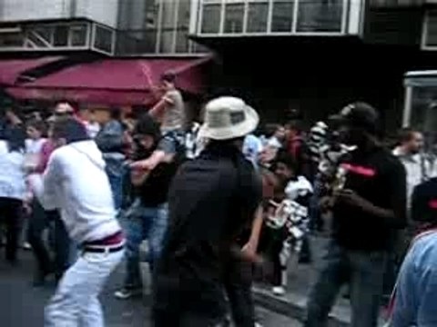 Tecktonik in Paris - fête de la musique