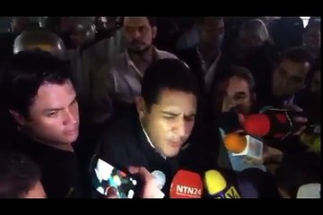 Así fueron sacados los diputados que se encontraban en el CNE