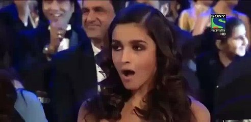 Kapil SHarma Insultingg and making fun of Sharukh khan