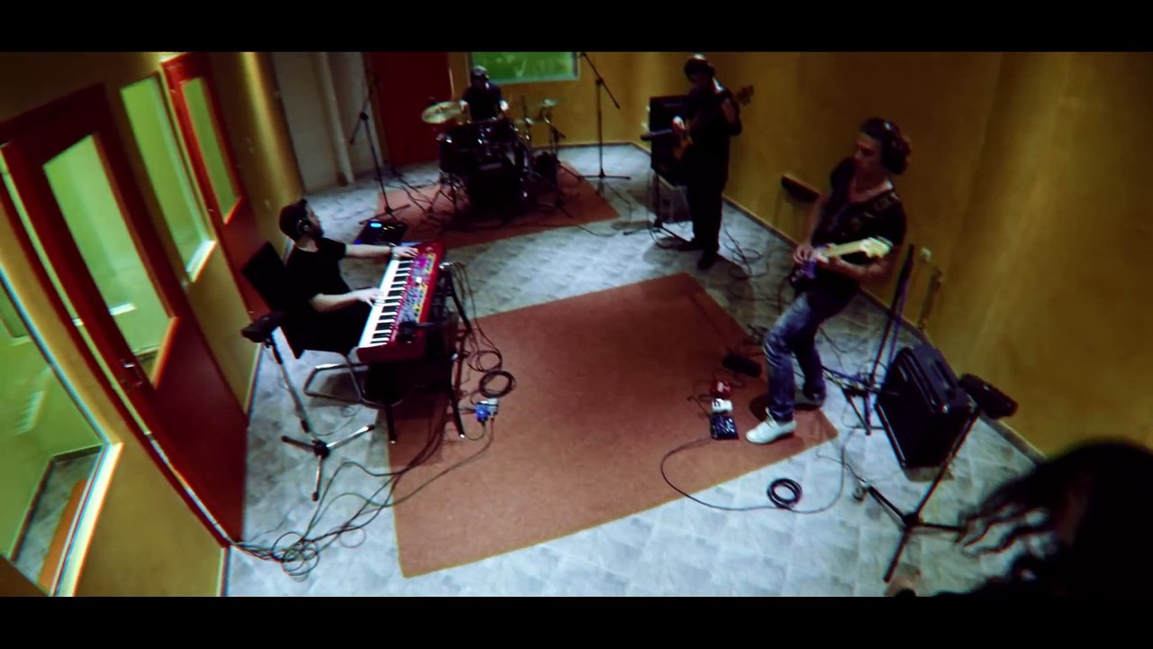 ΑΚ|   Αλεξάνδρα Κόνιακ - Πιάσε με | (Official ᴴᴰvideo clip)  Greek- face