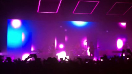 Girls LIVE - The 1975