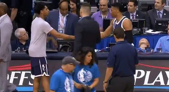 Mitch McGary joue les gardes du corp de Westbrook et Payne