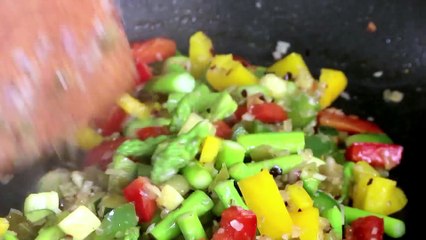 Singapore-based Celebrity Chef and Cooking Instructor, Sarab Kapoor endorses Acado Oil.