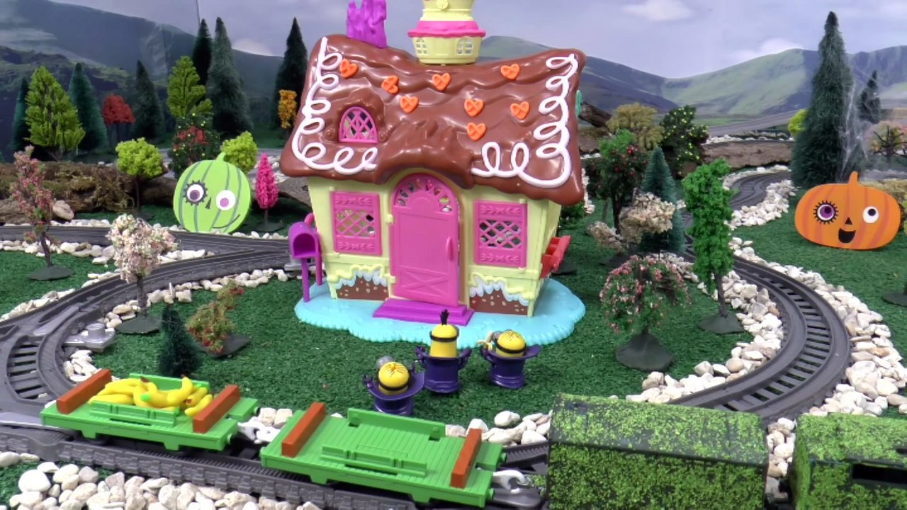 Funny Halloween Prank Minions Play Doh Thomas and Friends with Peppa Pig and Sofia The First