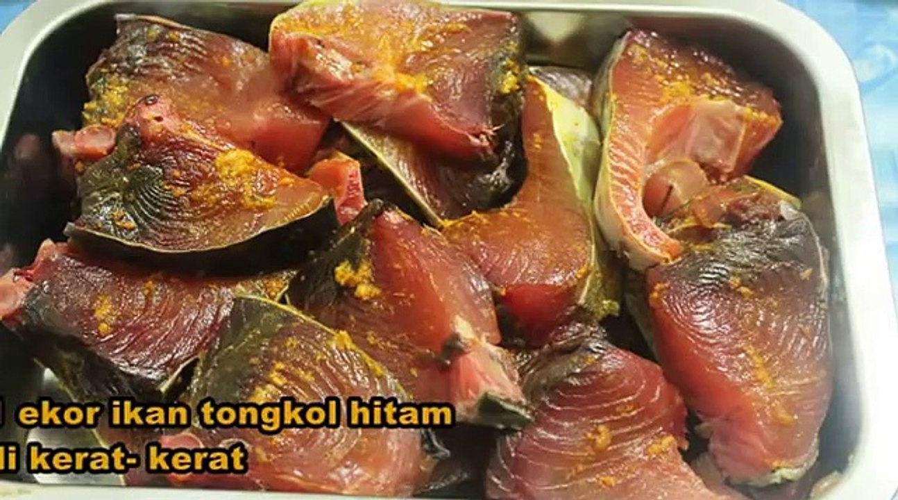 Botok Ikan Bungkus Daun Mengkudu