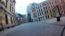 Un cycliste arrête une voleuse à l'arraché en Pologne