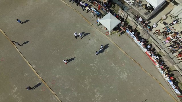 C'est une première, un Drone filme de la pétanque dans les arènes de Fréjus !