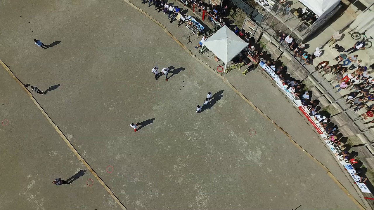 C'est une première, un Drone filme de la pétanque dans les arènes de Fréjus !
