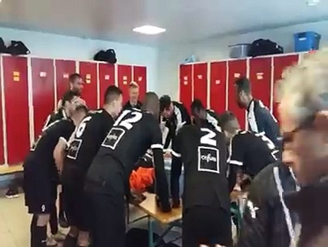Vannes OC (B) 2 - 1 Larmor Plage - La joie dans les vestiaires