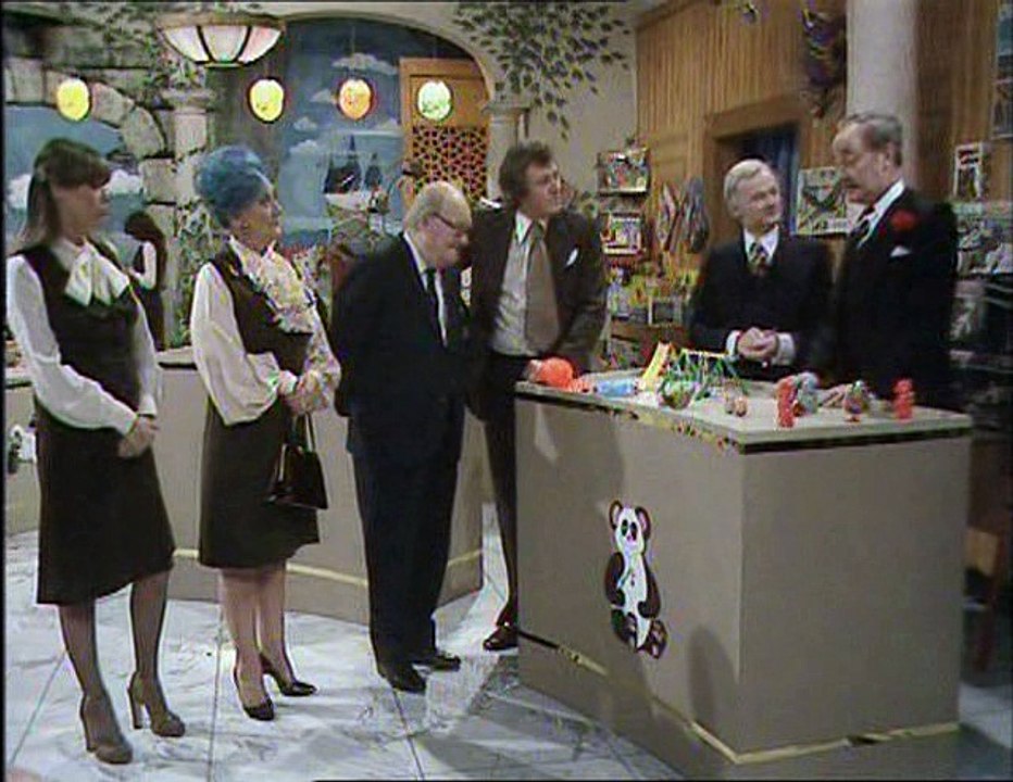Are You Being Served S05e02 @ A Change Is As Good As A Rest